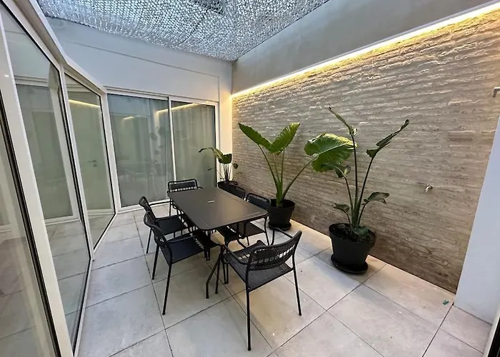 Precioso Apartamento Con Patio. Pyp