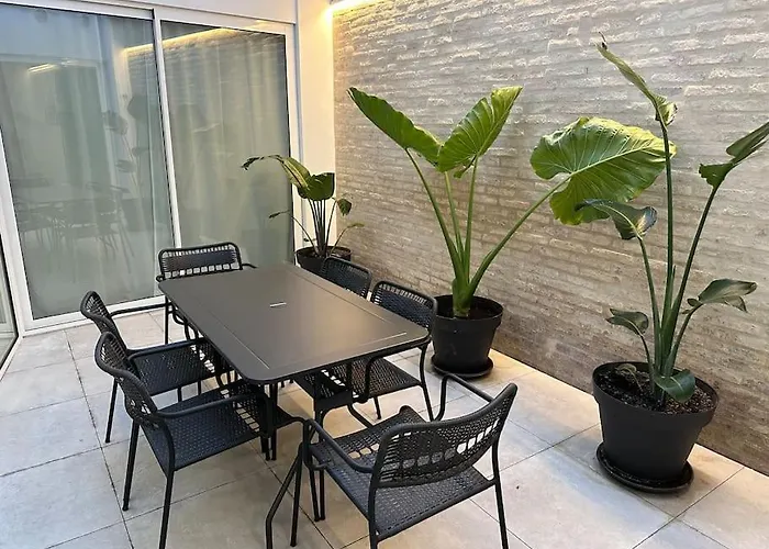 Precioso Apartamento Con Patio. Pyp